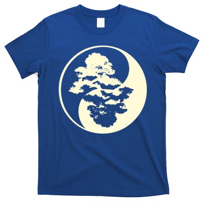 Cool Yin And Yang Circle With Trees Forest Harmony Yin Yang Gift T-Shirt
