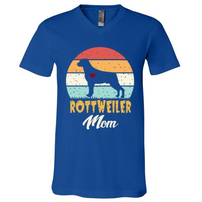 Dogs 365 Vintage Rottweiler Mom Dog Cute Funny Mother Gift Cool Gift V-Neck T-Shirt