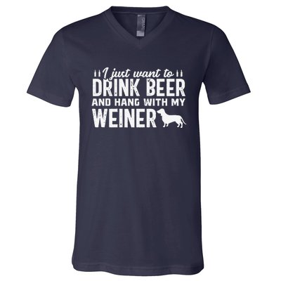 Drink Beer Funny Weiner Daschund Dog Dad Fathers Day Gift V-Neck T-Shirt