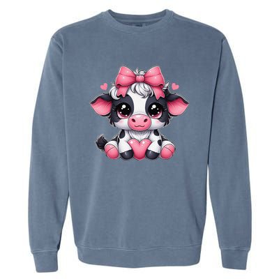 Dairy Cow Sitting Holding Heart Pin.K Coquette Bow Animal Garment-Dyed Sweatshirt