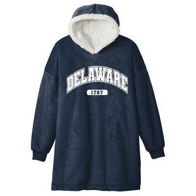 Delaware Collegiate Style 1787 Hooded Wearable Blanket