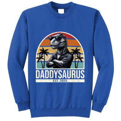 Dino Dad Daddysaurus New Dad 2025 Adult Dinosaur Dad Gift Sweatshirt