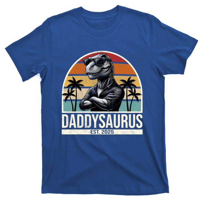 Dino Dad Daddysaurus New Dad 2025 Adult Dinosaur Dad Gift T-Shirt