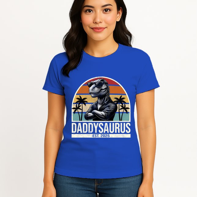 Dino Dad Daddysaurus New Dad 2025 Adult Dinosaur Dad Gift Womens T-Shirt