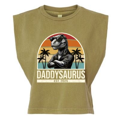 Dino Dad Daddysaurus New Dad 2025 Adult Dinosaur Dad Gift Garment-Dyed Women's Muscle Tee