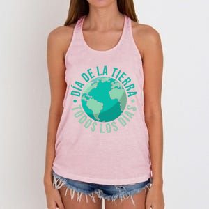 Día De La Tierra Todos Los Días Spanish Earth Day Everyday Women's Knotted Racerback Tank