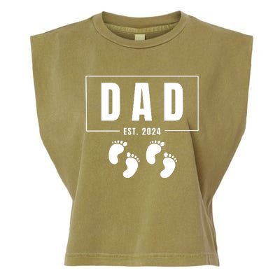 Dad Est. 2024 Fathers Day Expecting Baby Funny New Dad Baby Twins Garment-Dyed Women's Muscle Tee