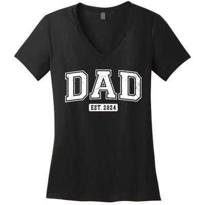 Dad Est 2024 Daddy To Be Gifts New Dad 2024 Expect Baby 2024 Women's V-Neck T-Shirt