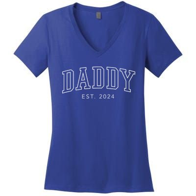 Daddy Est 2024 New Dad Fathers Day Gift Women's V-Neck T-Shirt