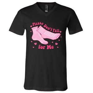 Dont Fall For Me Valentines Day Non Slip Socks Nurse Pct Cna V-Neck T-Shirt