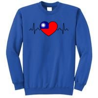 Distressed Flag Heartbeat Design Cool Taiwan Flag Gift Sweatshirt