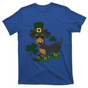 Dachshund Funny St Patricks Day Graphic Wiener Dog Mom Gift T-Shirt