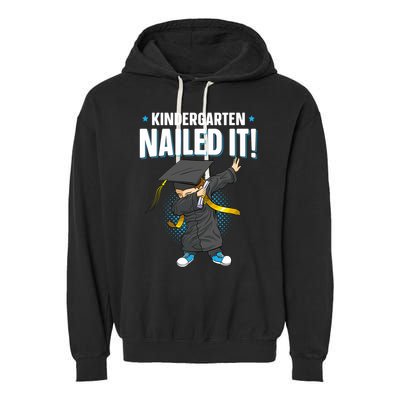 Dabbing Graduation Class Of 2025 Boy Kindergarten Nailed It Garment-Dyed Fleece Hoodie