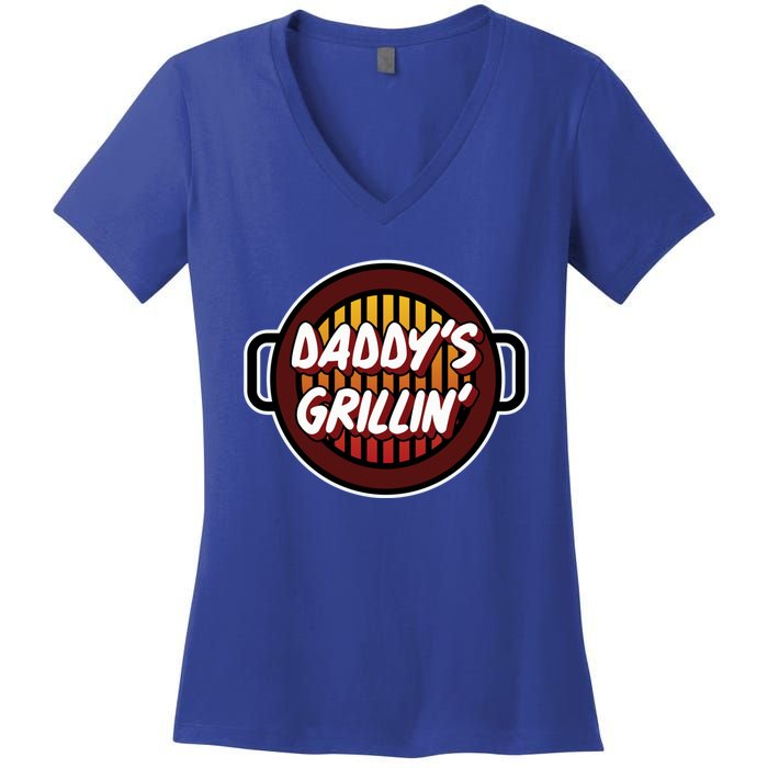 Daddy's Grillin' Gift Barbeque Party Gift Father's Day Gift Women's V-Neck T-Shirt