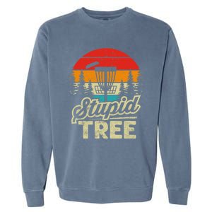 Disc Golf Stupid Tree Funny retro Golf Swing Garment-Dyed Sweatshirt