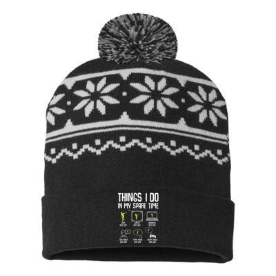 Disc Golf Spare Time Frisbee Enthusiast USA-Made Snowflake Beanie