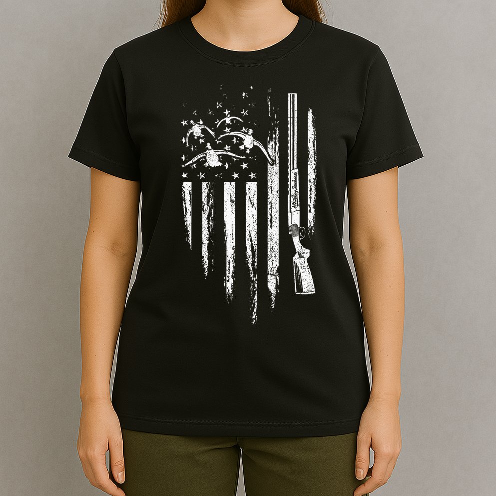 Duck Hunting American Flag Waterfowl Goose Gift For Hunter  T-Shirt