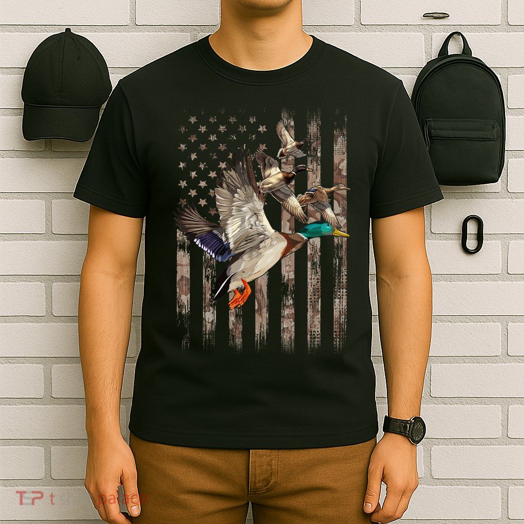 Duck Hunter American Flag Waterfowl Hunting Camouflage T-Shirt