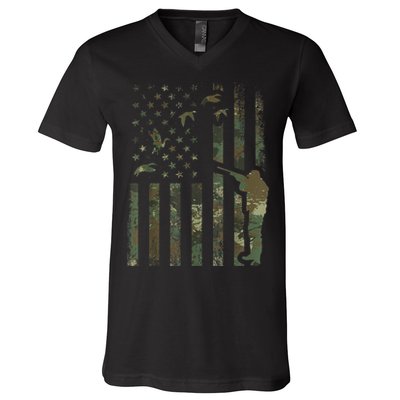 Duck Hunting Camo Men Camouflage Hunter American Flag V-Neck T-Shirt