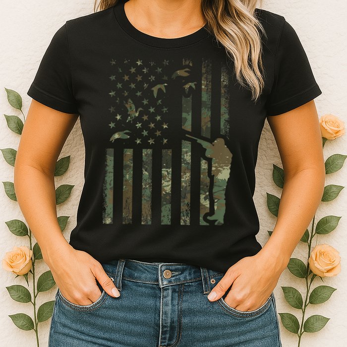 Duck Hunting Camo Men Camouflage Hunter American Flag Womens T-Shirt