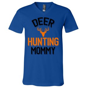 Deer Hunting Mommy Cool Hunting Mom Gift V-Neck T-Shirt