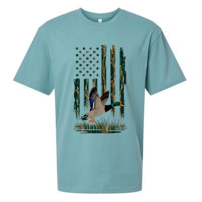 Duck Hunting Waterfowl Hunters Camo Flag Sueded Cloud Jersey T-Shirt