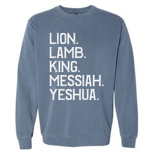 Distressed Lion Lamb King Messiah Yeshua Christian Bible Gift Garment-Dyed Sweatshirt