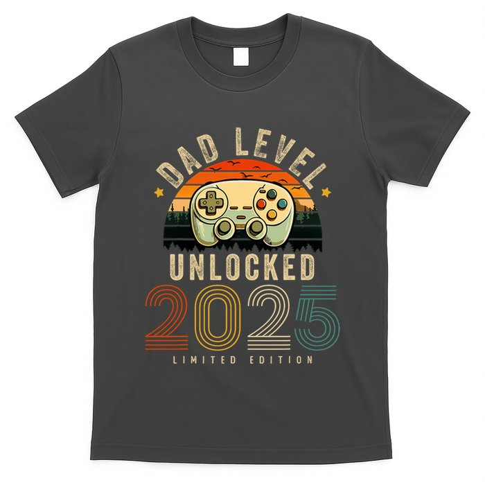 Dad Level Unlocked 2025 Dad Est 2025 Promoted To Dad 2025 T-Shirt