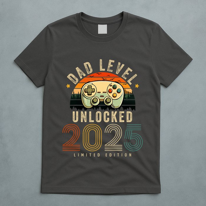 Dad Level Unlocked 2025 Dad Est 2025 Promoted To Dad 2025 T-Shirt