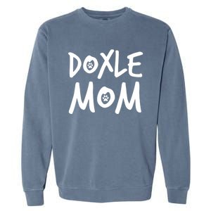 Doxle Mom Dachshund Beagle Dog Lover Gift Garment-Dyed Sweatshirt