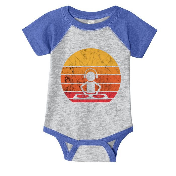 Dj Music Producer Beatmaker Retro Vintage Sunset Turntable Gift Infant Baby Jersey Bodysuit