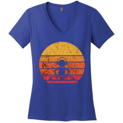 Dj Music Producer Beatmaker Retro Vintage Sunset Turntable Gift Women's V-Neck T-Shirt