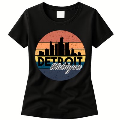 Detroit Michigan Retro Skyline Womens T-Shirt