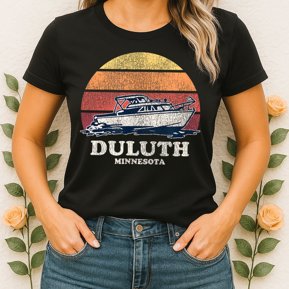 Duluth MN Vintage Boating 70s Retro Boat Womens T-Shirt