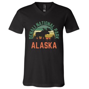 Denali National Park Alaska Moose Hiking Nature Retro V-Neck T-Shirt