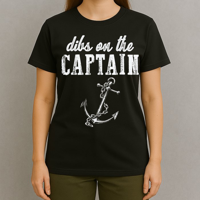 Dibs On The Captain Funny Captain Wife Retro Vintage Design T-Shirt
