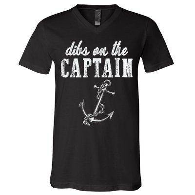 Dibs On The Captain Funny Captain Wife Retro Vintage Design V-Neck T-Shirt