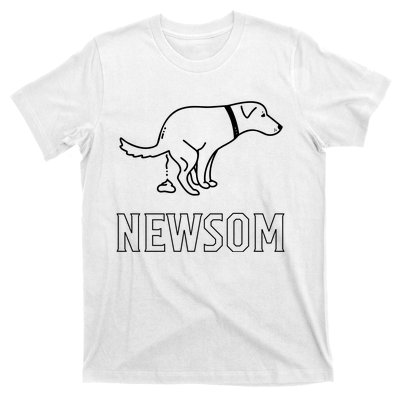 Dog Pooping On Gavin Newsom. T-Shirt