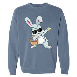 Dabbing Rabbit Easter Day Eggs Bunny Dabbing Garment-Dyed Sweatshirt