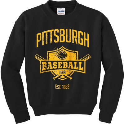 Distressed Retro Pirate Look Party Tailgate Gameday Fan Gift Raglan Baseball Kids Sweatshirt