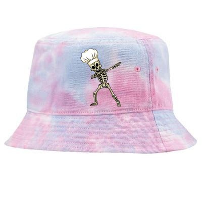 Dabbing Skeleton Chef Halloween Dabbing Scary Chef Great Gift Tie-Dyed Bucket Hat