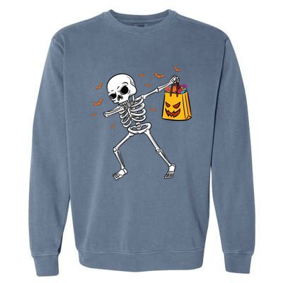 Dabbing Skeleton Halloween Gift Garment-Dyed Sweatshirt