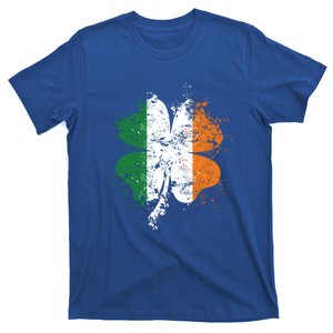 Distressed Shamrock Irish Flag St Patrick's Day Ireland Gift T-Shirt