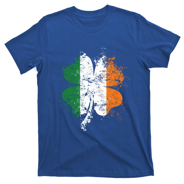 Distressed Shamrock Irish Flag St Patrick's Day Ireland Gift T-Shirt