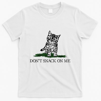 DonT Snack On Me Yellow Cat TheyRe Eating Pets Funny Trump T-Shirt
