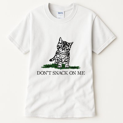 DonT Snack On Me Yellow Cat TheyRe Eating Pets Funny Trump Tall T-Shirt