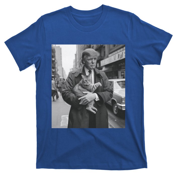 Donald Trump And Cat In Nyc Cute Gift T-Shirt