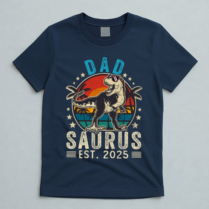 Dad To Be 2025 Dad Saurus Dinosaur Promoted To Daddy 2025 T-Shirt