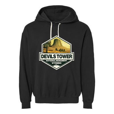 Devils Tower National Monument Wyoming Travel Art Badge Garment-Dyed Fleece Hoodie