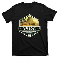 Devils Tower National Monument Wyoming Travel Art Badge T-Shirt